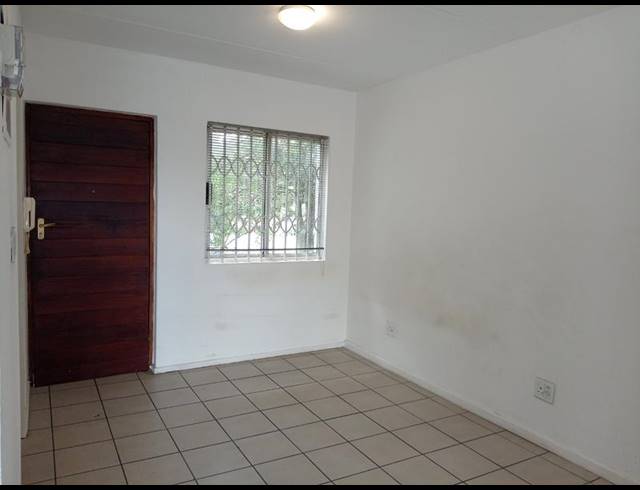 1 BEDROOM APARTMENT FOR SALE IN SANDOWN
